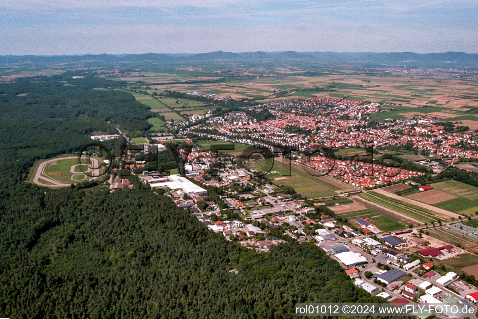 Photographie aérienne de Du sud-ouest à le quartier Herxheim in Herxheim bei Landau dans le département Rhénanie-Palatinat, Allemagne