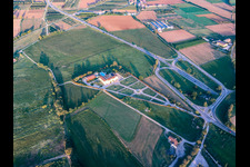 Vue aérienne de Entreprise agricole le rêve à Lonato del Garda dans le département Brescia, Italie