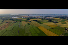 Vue aérienne de Embouchure du canal de Kiel dans l'Elbe à Brunsbüttel dans le département Schleswig-Holstein, Allemagne