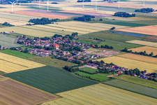 Vue aérienne de Neuenkirchen dans le département Schleswig-Holstein, Allemagne