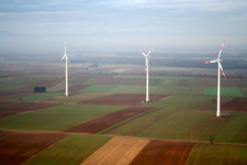 Vue aérienne de Éoliennes à Minfeld dans le département Rhénanie-Palatinat, Allemagne