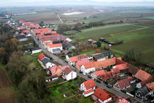 Vue aérienne de Vollmersweiler dans le département Rhénanie-Palatinat, Allemagne