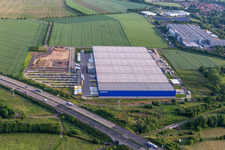 Vue aérienne de Entrepôts et bâtiments d'expédition de Rhenus SE & Co. KGgau à le quartier Hörselgau in Hörsel dans le département Thuringe, Allemagne