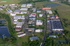 Vue aérienne de Hirsch Walterhausen, Siemens, ROCKINGER, ETIMEX, Swiss Post Solutions GmbH, LiBo Formenbau Lichtl & Bonsack GmbH & Co.KG à Waltershausen dans le département Thuringe, Allemagne