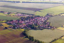 Vue aérienne de Quartier Hochheim in Nessetal dans le département Thuringe, Allemagne