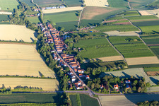 Vue aérienne de Vollmersweiler dans le département Rhénanie-Palatinat, Allemagne