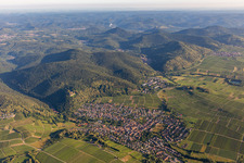 Vue aérienne de Klingenmünster dans le département Rhénanie-Palatinat, Allemagne