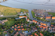 Vue aérienne de Bureau des voies navigables et de la navigation à Tönning dans le département Schleswig-Holstein, Allemagne