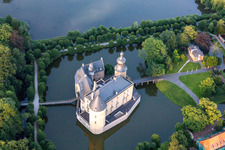 Château de la jeunesse Gemen à le quartier Gemen in Borken dans le département Rhénanie du Nord-Westphalie, Allemagne d'en haut