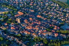 Vue aérienne de Sainte Walburge à le quartier Ramsdorf in Velen dans le département Rhénanie du Nord-Westphalie, Allemagne