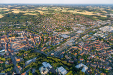 Vue aérienne de Vue des rues et des maisons dans les quartiers résidentiels à le quartier Coesfeld-Stadt in Coesfeld dans le département Rhénanie du Nord-Westphalie, Allemagne