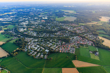 Vue aérienne de Vue de la ville depuis l'est à le quartier Barkenberg in Dorsten dans le département Rhénanie du Nord-Westphalie, Allemagne
