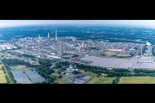 Vue aérienne de Locaux de l'usine du producteur de produits chimiques Chemiepark Marl sur la rue Paul-Baumann à le quartier Chemiezone in Marl dans le département Rhénanie du Nord-Westphalie, Allemagne