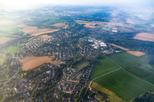 Vue aérienne de Quartier Gruiten in Haan dans le département Rhénanie du Nord-Westphalie, Allemagne