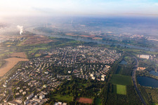 Vue aérienne de Vue du nord à le quartier Rheindorf in Leverkusen dans le département Rhénanie du Nord-Westphalie, Allemagne