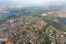Vue aérienne de À l'embouchure de la Wupper à le quartier Rheindorf in Leverkusen dans le département Rhénanie du Nord-Westphalie, Allemagne