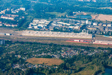 Vue aérienne de Dépôt ferroviaire et atelier de réparation, entretien et réparation des trains de voyageurs de la série ICE - Intercity-Express à le quartier Bilderstöckchen in Köln dans le département Rhénanie du Nord-Westphalie, Allemagne