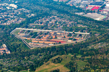 Vue aérienne de Terrain et clôture de sécurité de la prison de Rochusstraße. Usage éditorial uniquement. à le quartier Ossendorf in Köln dans le département Rhénanie du Nord-Westphalie, Allemagne