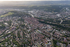 Vue aérienne de Vue des rues et des maisons dans les quartiers résidentiels à Tübingen dans le département Bade-Wurtemberg, Allemagne