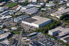 Vue aérienne de Complexe immobilier et centre logistique de l'entrepôt central de Wohnland à le quartier Jettenburg in Kusterdingen dans le département Bade-Wurtemberg, Allemagne