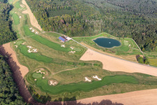 Terrain du terrain de golf Golfclub Schloss Kressbach à Kressbach à le quartier Kreßbach in Tübingen dans le département Bade-Wurtemberg, Allemagne d'en haut