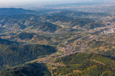 Vue aérienne de Vallée de la Rench à Lautenbach dans le département Bade-Wurtemberg, Allemagne