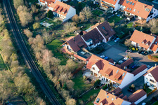 Vue aérienne de Vivre près de la ville à Kandel dans le département Rhénanie-Palatinat, Allemagne