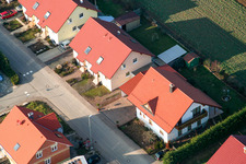 Vue aérienne de Dans les champs de la ferme à le quartier Kleinsteinfeld in Niederotterbach dans le département Rhénanie-Palatinat, Allemagne