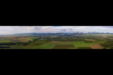 Vue aérienne de Panorama Horbachtal et Hardt à le quartier Ingenheim in Billigheim-Ingenheim dans le département Rhénanie-Palatinat, Allemagne