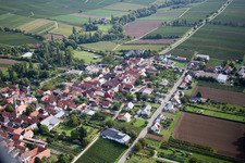 Photographie aérienne de Au jardin paroissial à le quartier Heuchelheim in Heuchelheim-Klingen dans le département Rhénanie-Palatinat, Allemagne