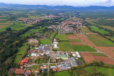 Vue aérienne de Zone industrielle Industriestraße vue de l'est à Billigheim-Ingenheim dans le département Rhénanie-Palatinat, Allemagne