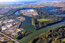Vue aérienne de Vue d'ensemble du port du Rhin depuis le sud-est à Germersheim dans le département Rhénanie-Palatinat, Allemagne