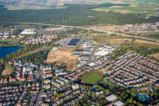 Enregistrement par drone de Zone commerciale Schütte-Lanz-Park à Brühl dans le département Bade-Wurtemberg, Allemagne