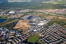 Vue aérienne de Zone industrielle et implantation d'entreprises Schütte-Lanz-Park dans le district de Rheinau à Brühl dans le département Bade-Wurtemberg, Allemagne