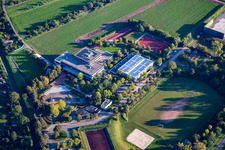 Vue aérienne de Marion-Dönhoff-Realschule dans le quartier de Rheinau à Brühl dans le département Bade-Wurtemberg, Allemagne