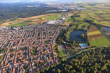 Vue aérienne de Vue de la ville depuis le nord-ouest à Ketsch dans le département Bade-Wurtemberg, Allemagne