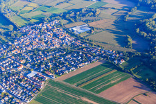 Vue aérienne de Vue de la ville depuis le nord-ouest à le quartier Sondernheim in Germersheim dans le département Rhénanie-Palatinat, Allemagne