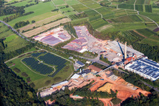 Vue aérienne de Locaux de l'usine Wienerberger GmbH, usine Malsch à Malsch dans le département Bade-Wurtemberg, Allemagne