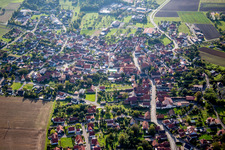 Vue aérienne de Vue de la ville à le quartier Westheim in Knetzgau dans le département Bavière, Allemagne