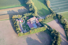 Vue aérienne de Leistenmühle du nord-ouest à Erlenbach bei Kandel dans le département Rhénanie-Palatinat, Allemagne