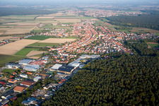 Enregistrement par drone de Hatzenbühl dans le département Rhénanie-Palatinat, Allemagne