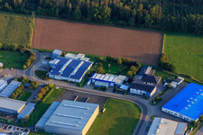 Vue aérienne de Zone industrielle de Große Ahlmühle vue du nord avec X2E System Engineering GmbH à Rohrbach dans le département Rhénanie-Palatinat, Allemagne