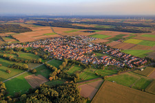 Vue aérienne de Du nord-ouest à Steinweiler dans le département Rhénanie-Palatinat, Allemagne