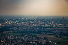Vue aérienne de Du nord à le quartier Contades Nord in Straßburg dans le département Bas Rhin, France