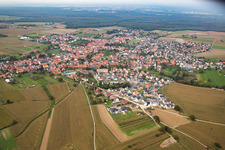 Vue aérienne de Weitbruch dans le département Bas Rhin, France
