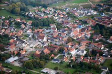Vue aérienne de Vue des rues et des maisons dans les quartiers résidentiels à Gries dans le département Bas Rhin, France