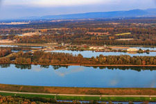 Vue aérienne de Écluse du Rhin et EnBW Energie Baden-Württemberg AG, centrale électrique du Rhin Iffezheim à Iffezheim dans le département Bade-Wurtemberg, Allemagne