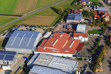 Photographie aérienne de Zone industrielle Gereutäcker avec HGGS LaserCUT GmbH & Co. KG et FENNEK à Hatzenbühl dans le département Rhénanie-Palatinat, Allemagne