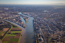 Vue aérienne de Mühlauhafen et estuaire du Neckar à le quartier Innenstadt in Mannheim dans le département Bade-Wurtemberg, Allemagne