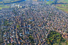 Vue aérienne de Voie romaine venant de l'est à Lampertheim dans le département Hesse, Allemagne